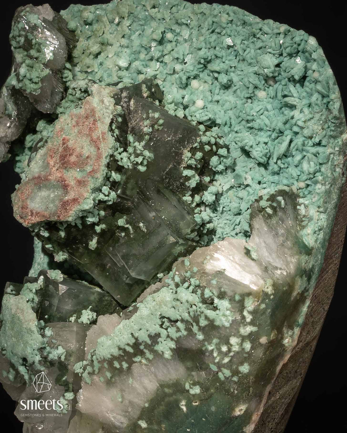 Marshy Green Apophyllite on Heulandite from India