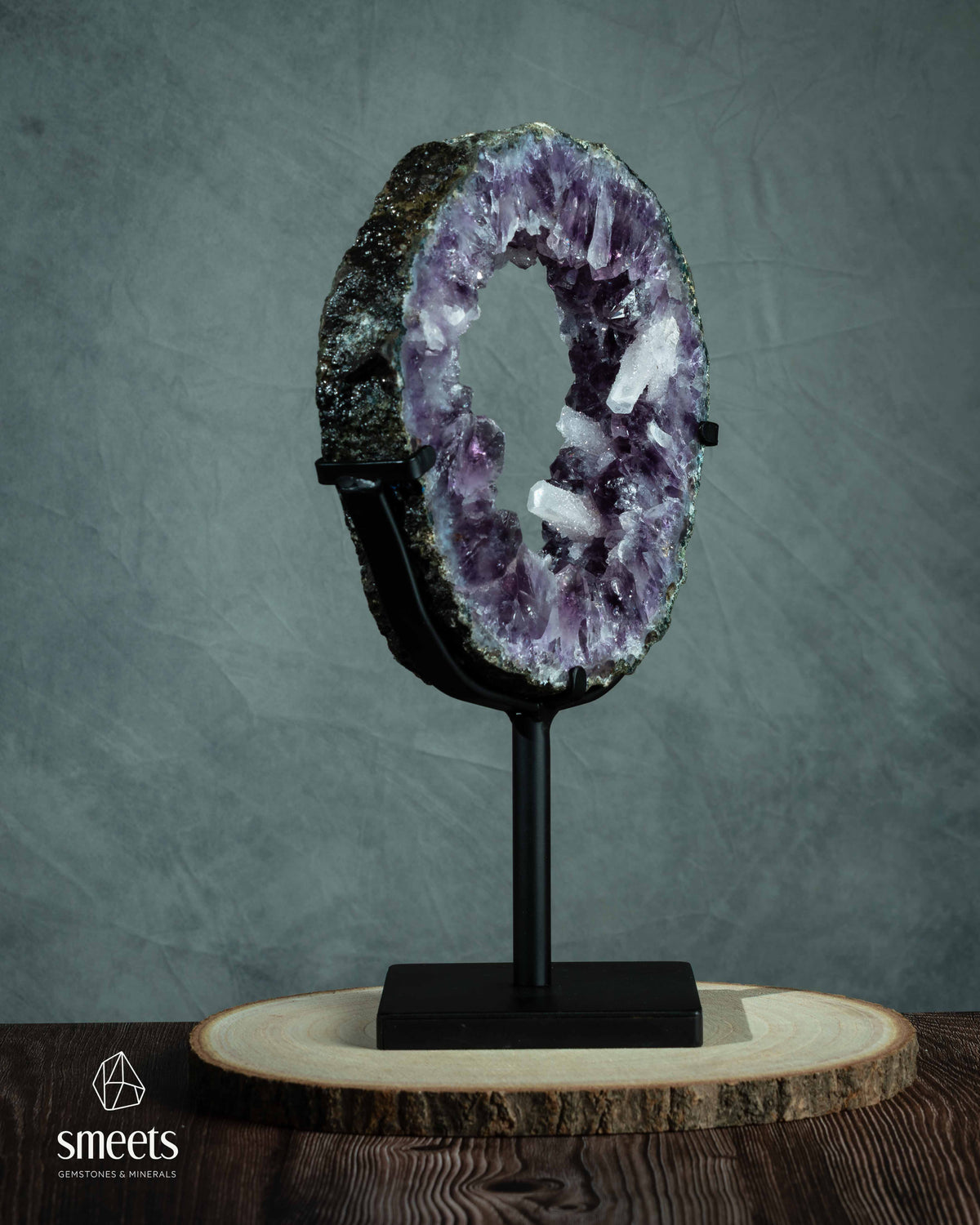 Exceptional Amethyst portal from Brazil with Calcite crystals